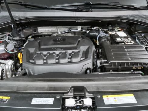 Certified 2023 Volkswagen Tiguan SE w/ Panoramic Sunroof Package FWD image 35
