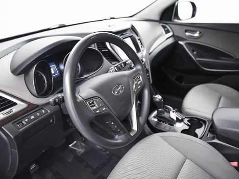 Used 2017 Hyundai Santa Fe SE image 15