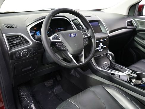 Used 2017 Ford Edge Titanium w/ Technology Package AWD/4WD image 12