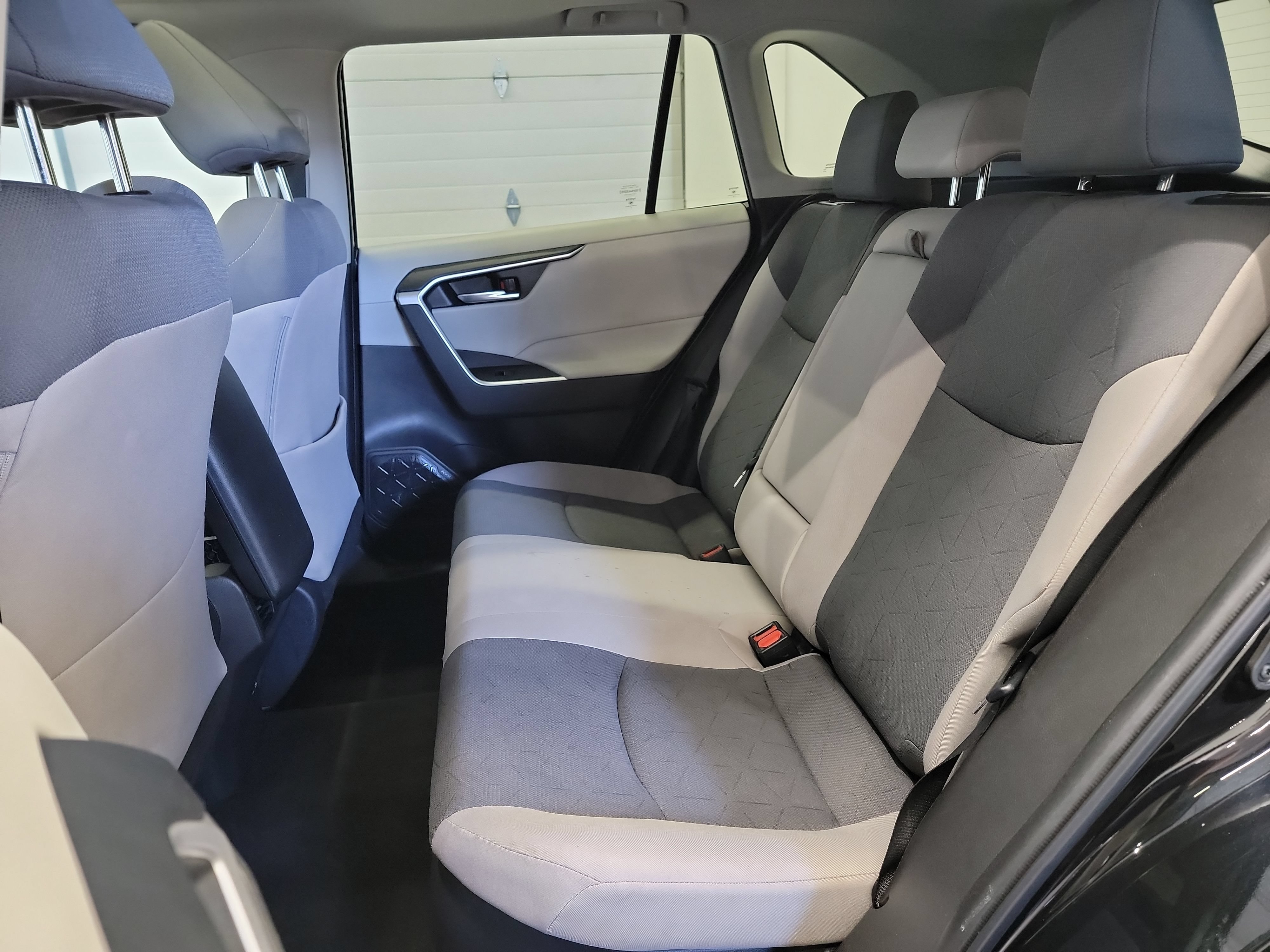 Used 2022 Toyota RAV4 XLE w/ Convenience Package AWD/4WD image 28