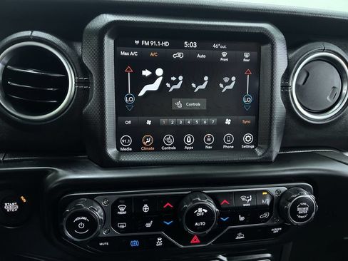 Used 2022 Jeep Wrangler Unlimited Sahara w/ Cold Weather Group AWD/4WD image 24
