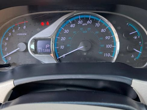 Used 2014 Toyota Sienna XLE FWD image 7