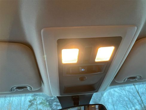 Used 2017 RAM 1500 Classic SLT image 15