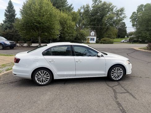 Used 2016 Volkswagen Jetta SEL w/ Lighting Package FWD image 10