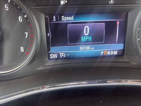 Used 2020 Buick Encore Preferred w/ Safety Package FWD image 31