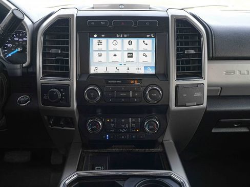 Used 2019 Ford F250 Lariat w/ Lariat Ultimate Package AWD/4WD image 26