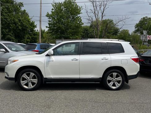 Used 2013 Toyota Highlander Limited AWD/4WD image 16