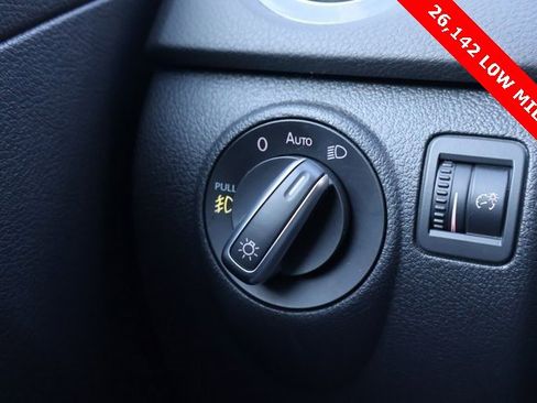 Used 2017 Volkswagen Tiguan Sport image 30