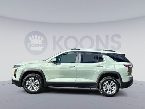 Used 2025 Chevrolet Equinox LT w/ Convenience Package II image 2