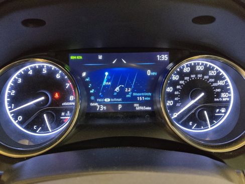 Used 2020 Toyota Camry XLE FWD image 23
