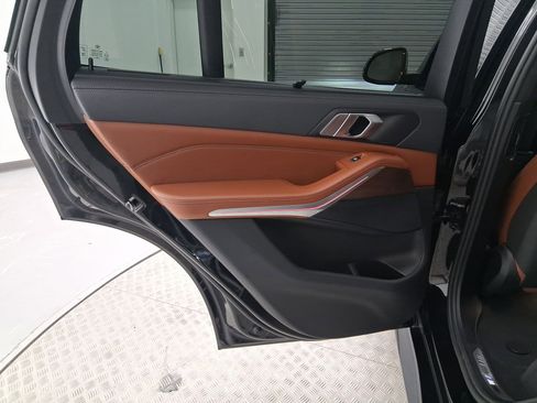 Used 2022 BMW X5 xDrive40i w/ M Sport Package image 27