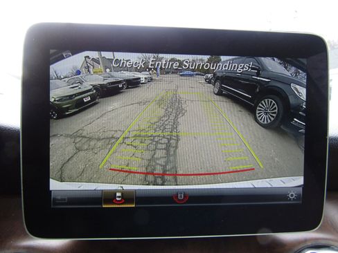 Used 2020 Mercedes-Benz GLA 250 4MATIC w/ Premium Package image 27