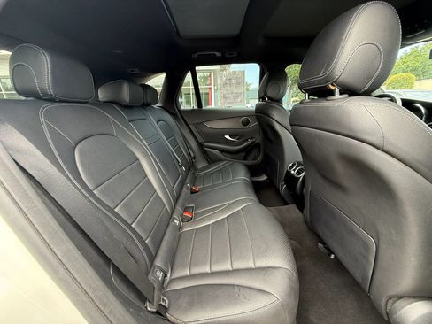 Used 2021 Mercedes-Benz GLC 300 4MATIC image 17