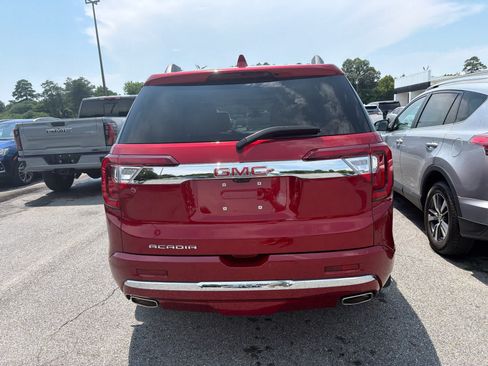 Used 2022 GMC Acadia Denali w/ Denali Ultimate Package FWD image 7