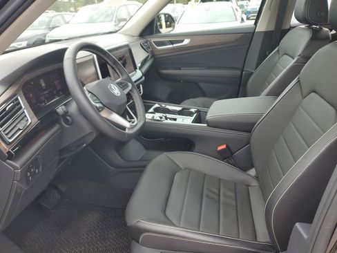 Certified 2025 Volkswagen Atlas SEL AWD/4WD image 24