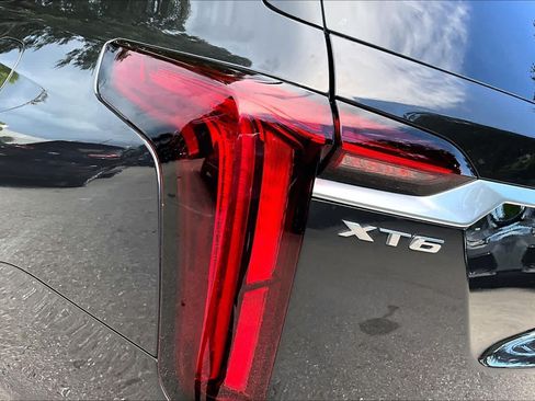 Used 2020 Cadillac XT6 Premium Luxury FWD image 29