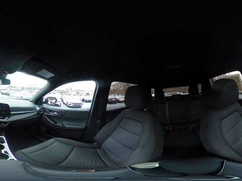 Used 2025 Chevrolet Equinox LT image 36