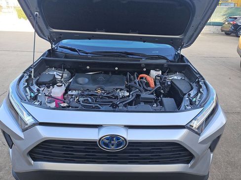 Used 2024 Toyota RAV4 XLE w/ Convenience Package image 11
