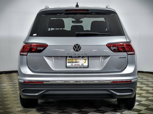 Certified 2022 Volkswagen Tiguan SE image 5