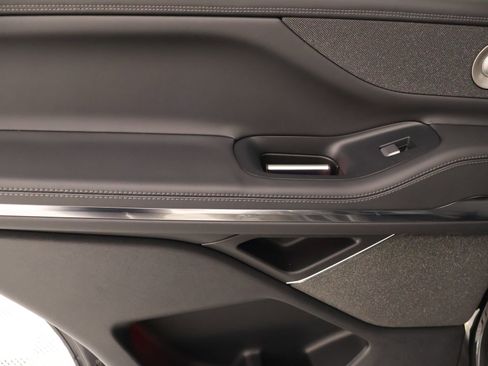 New 2025 Lincoln Navigator Reserve w/ Jet Appearance Package AWD/4WD image 19