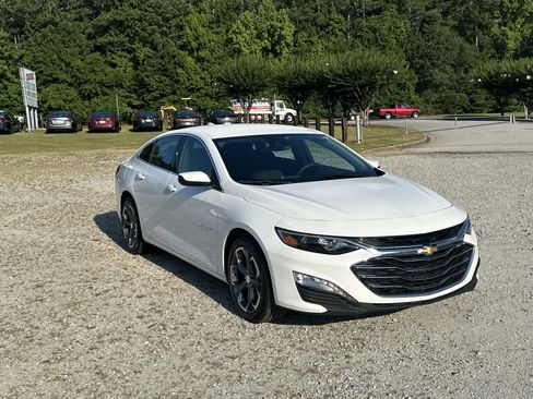 Used 2024 Chevrolet Malibu LT FWD image 3