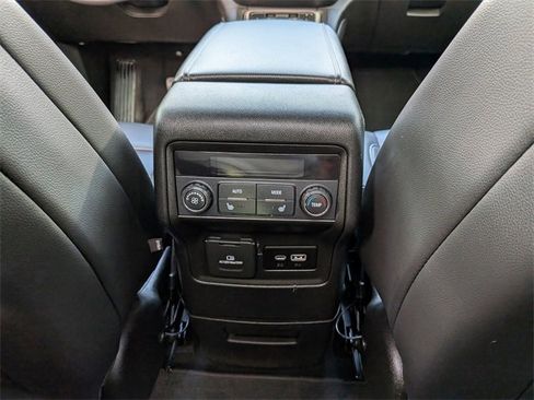 Used 2022 GMC Acadia Denali w/ Denali Technology Package image 14