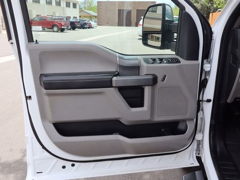 Used 2020 Ford F350 XLT w/ XLT Premium Package AWD/4WD image 23