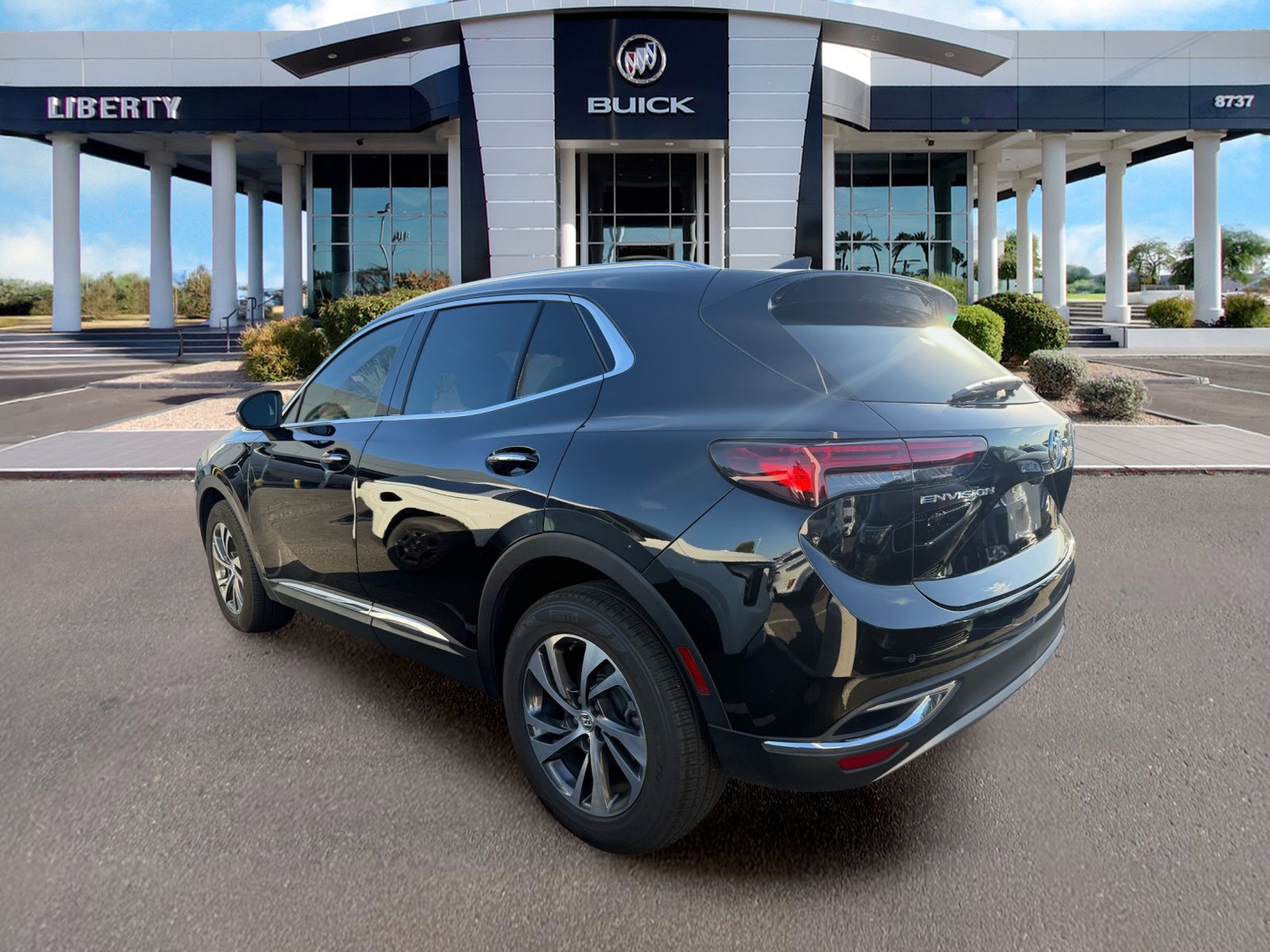 Used 2023 Buick Envision Essence FWD image 4
