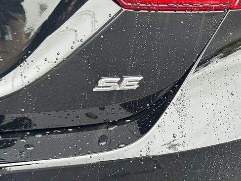 Used 2023 Toyota Camry SE image 29