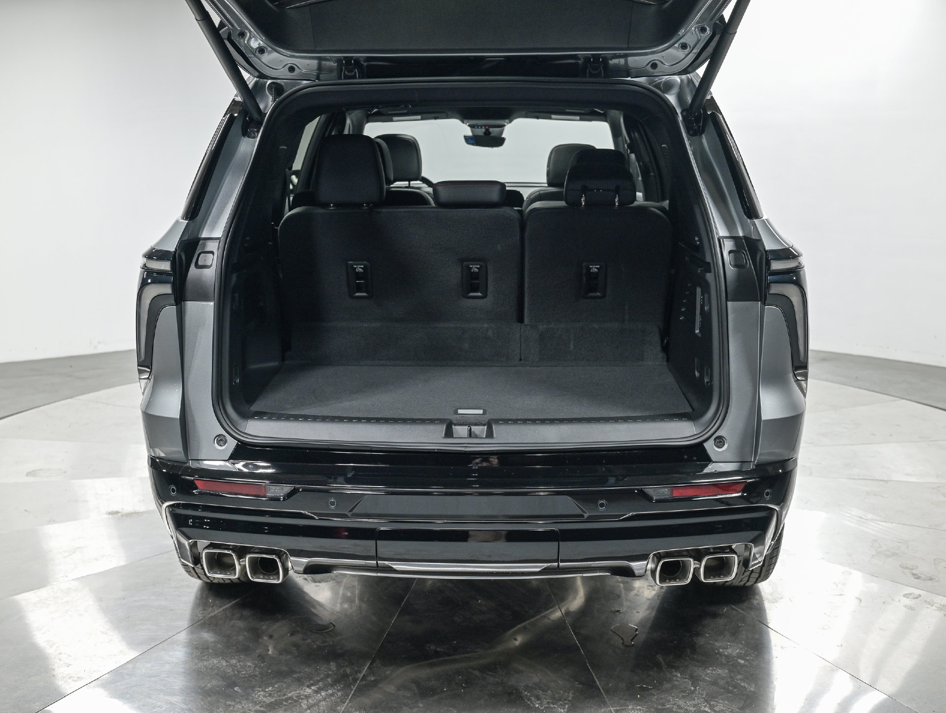 Used 2026 Chevrolet Traverse RS FWD image 6