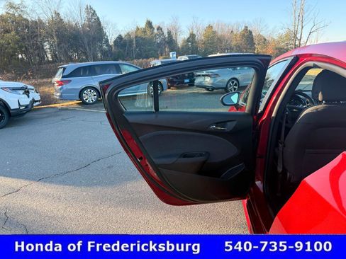 Used 2017 Chevrolet Cruze LT w/ Convenience Package image 17