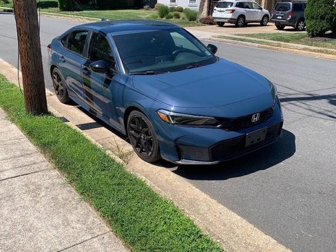 Used 2025 Honda Civic Sport image 1