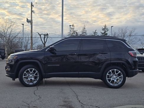 Used 2022 Jeep Compass Latitude image 22