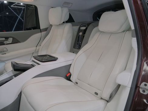 Used 2022 Mercedes-Benz Maybach GLS 600 4MATIC image 29