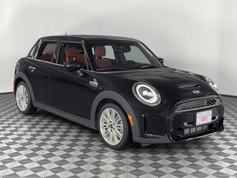 Used 2023 MINI Cooper S image 7