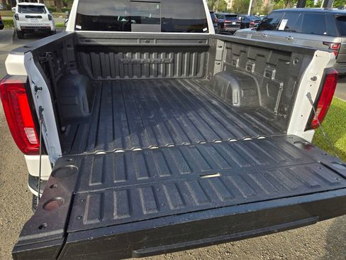 Used 2023 GMC Sierra 1500 Denali AWD/4WD image 12
