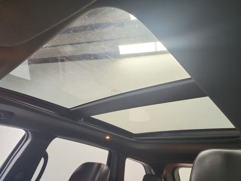 Used 2017 Jeep Grand Cherokee Limited w/ Luxury Group II RWD image 10