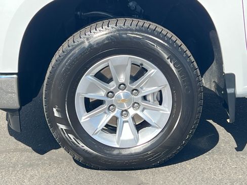 Used 2025 Chevrolet Silverado 1500 LT AWD/4WD image 26