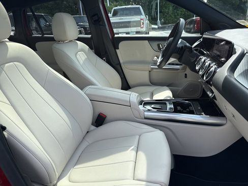 Used 2025 Mercedes-Benz GLA 250 image 31