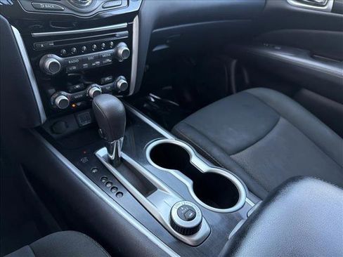 Used 2020 Nissan Pathfinder S image 21