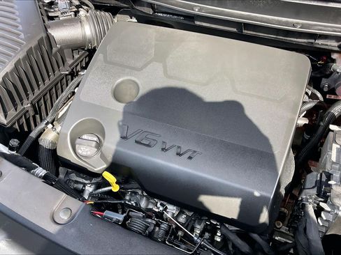 Used 2023 Chevrolet Traverse LT FWD image 30