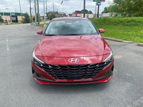 Used 2022 Hyundai Elantra Limited FWD image 2