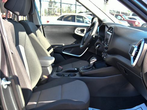 Used 2024 Kia Soul LX w/ Option Group 015 FWD image 36
