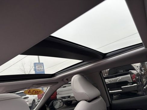 Used 2024 Toyota Camry XLE w/ Cold Weather Package image 31