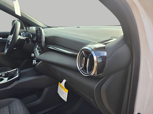 New 2026 Chevrolet Equinox LT w/ LPO, Floor Liner Package image 11