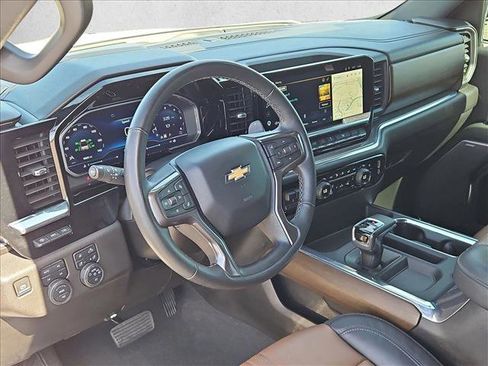 Used 2024 Chevrolet Silverado 1500 High Country w/ Technology Package AWD/4WD image 5