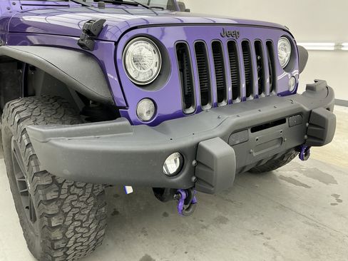 Used 2017 Jeep Wrangler Unlimited Sahara image 27