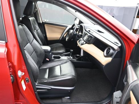 Used 2016 Toyota RAV4 XLE image 9