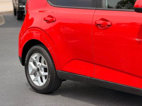 Used 2024 Kia Soul LX w/ Option Group 015 FWD image 10