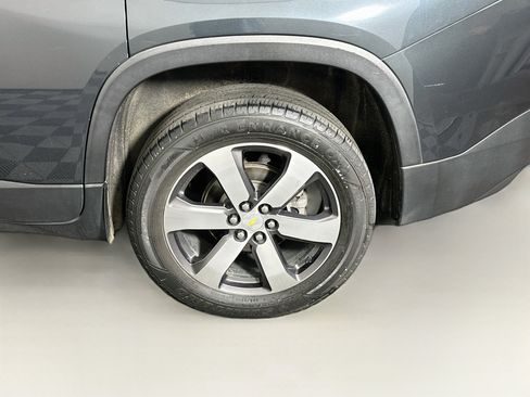Used 2021 Chevrolet Traverse LT w/ LT Premium Package AWD/4WD image 11